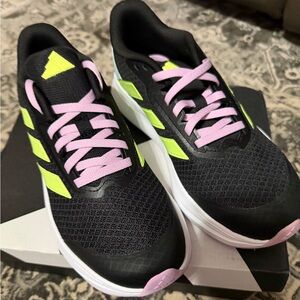 Adidas Youth size 5 Duramo SL